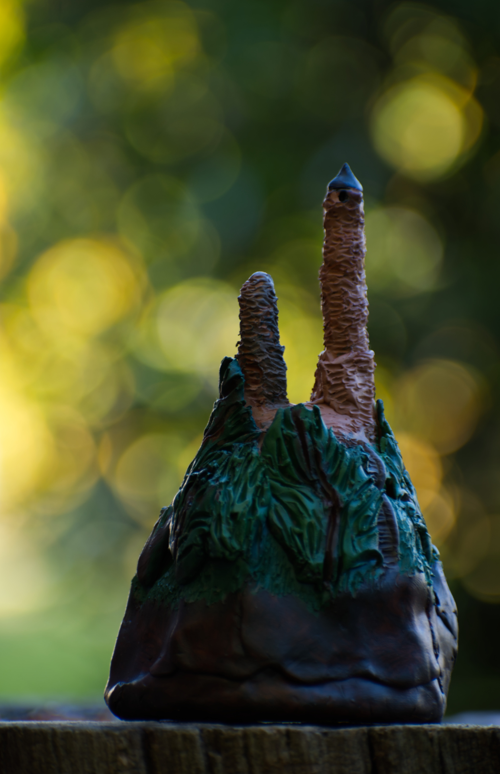 Große Burgskulptur "Schatz der Kirkeler Burg" von hinten